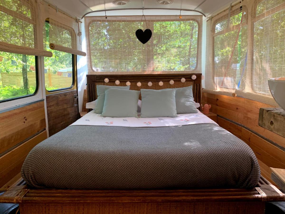 Magic Roof Top Bus With Big Bath In The Tree Forest! Mimizan Exterior foto
