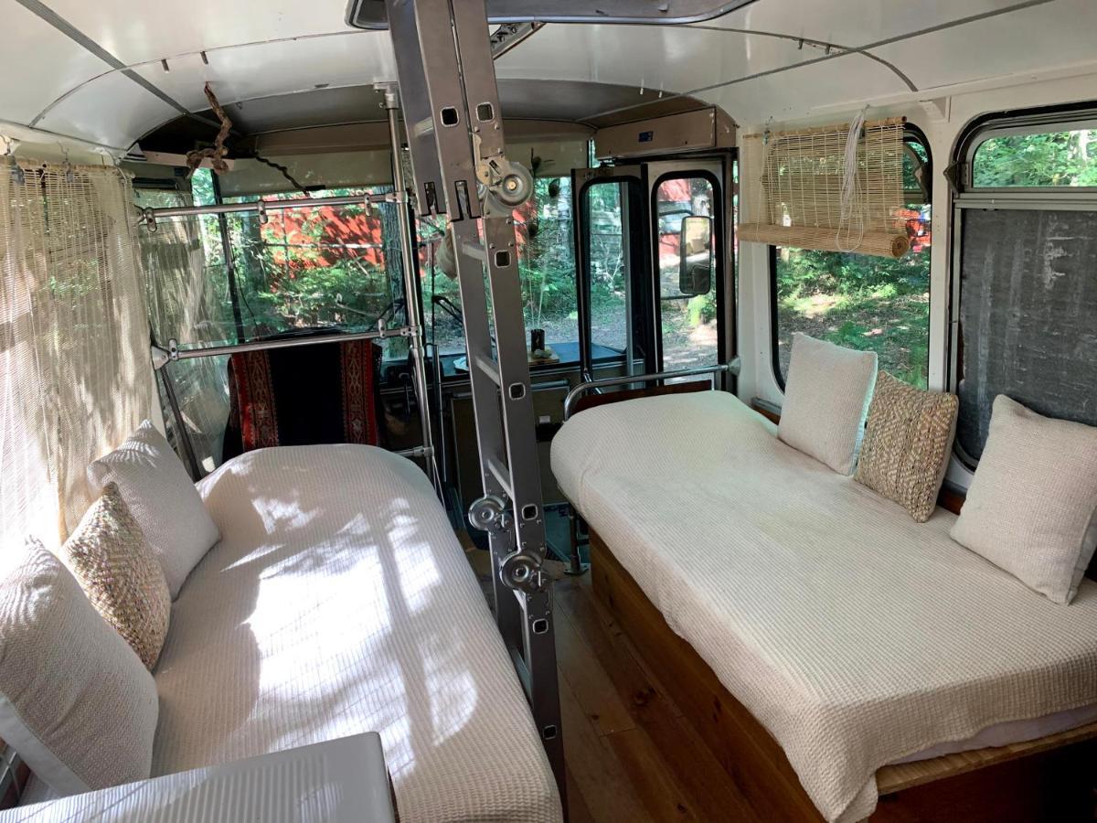 Magic Roof Top Bus With Big Bath In The Tree Forest! Mimizan Exterior foto
